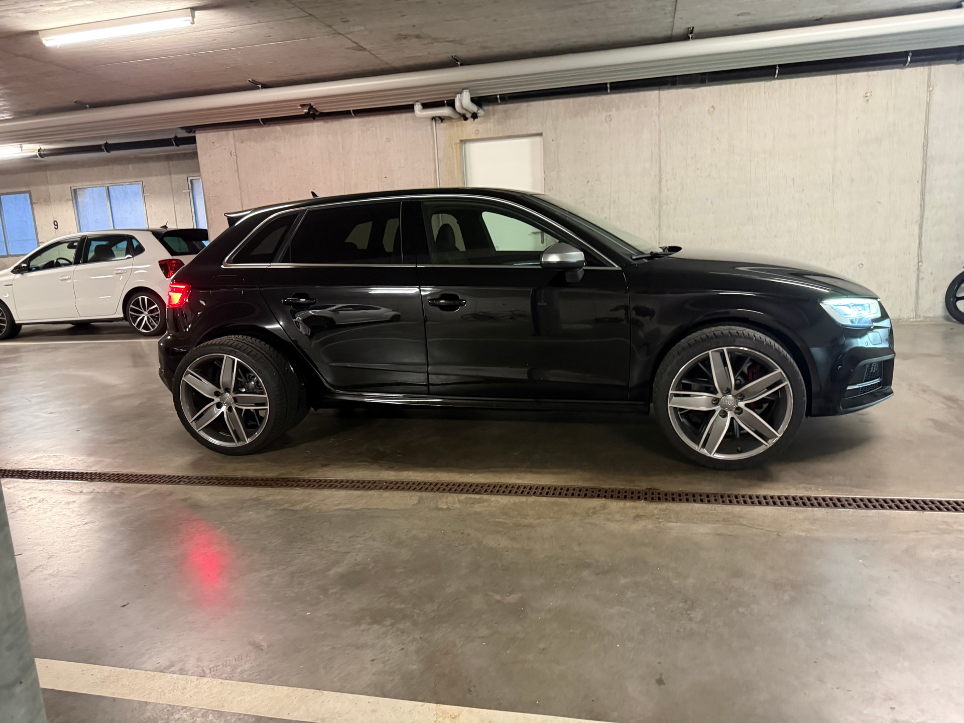 AUDI 2.0 T FSI quattro S-Tronic-image-4