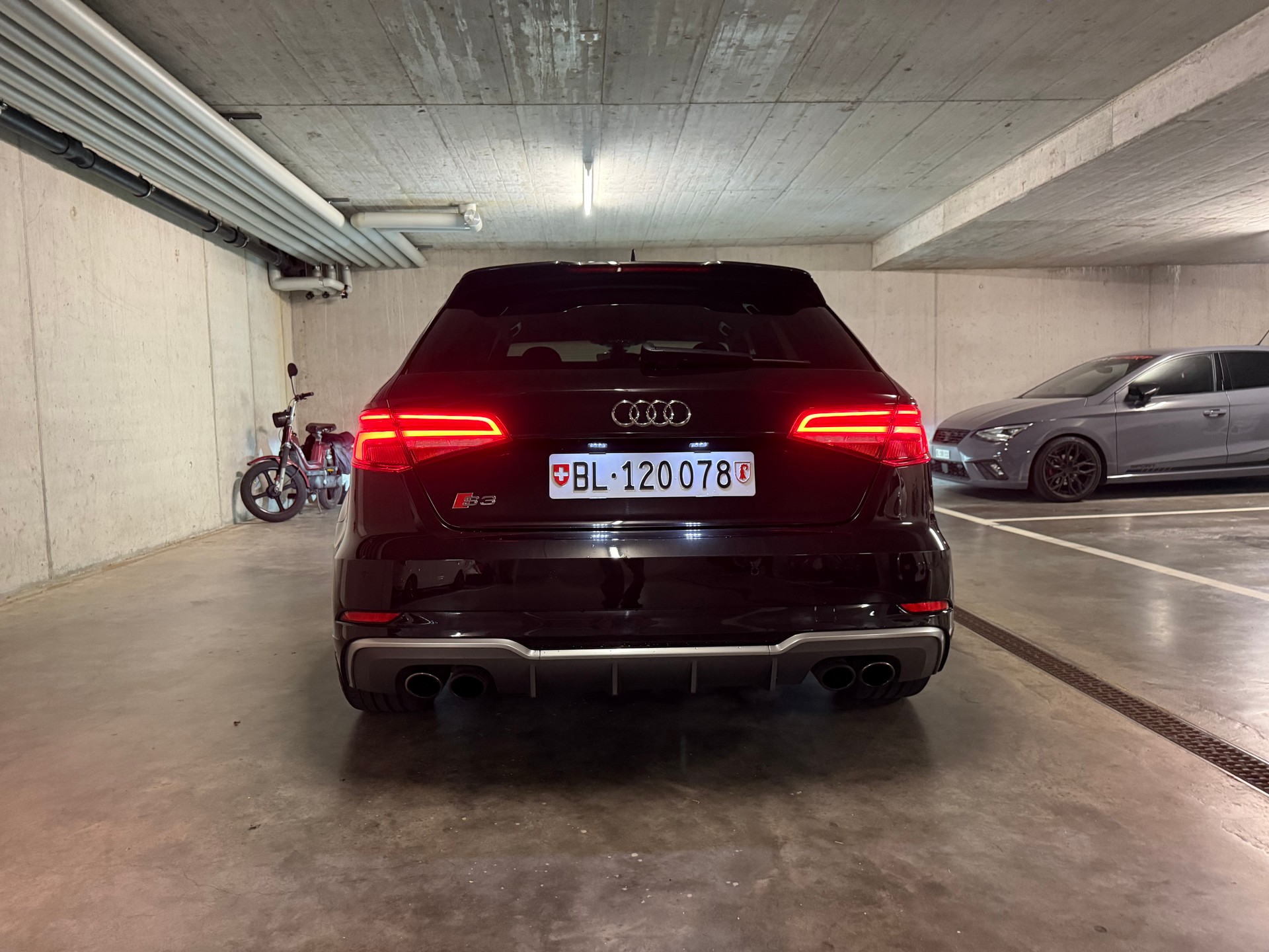 AUDI 2.0 T FSI quattro S-Tronic-image-3