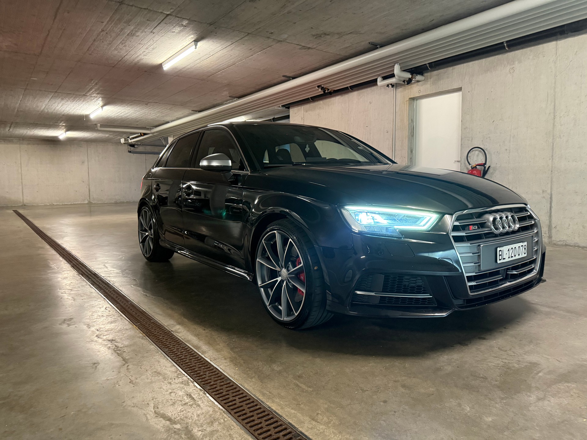 AUDI 2.0 T FSI quattro S-Tronic-image-0
