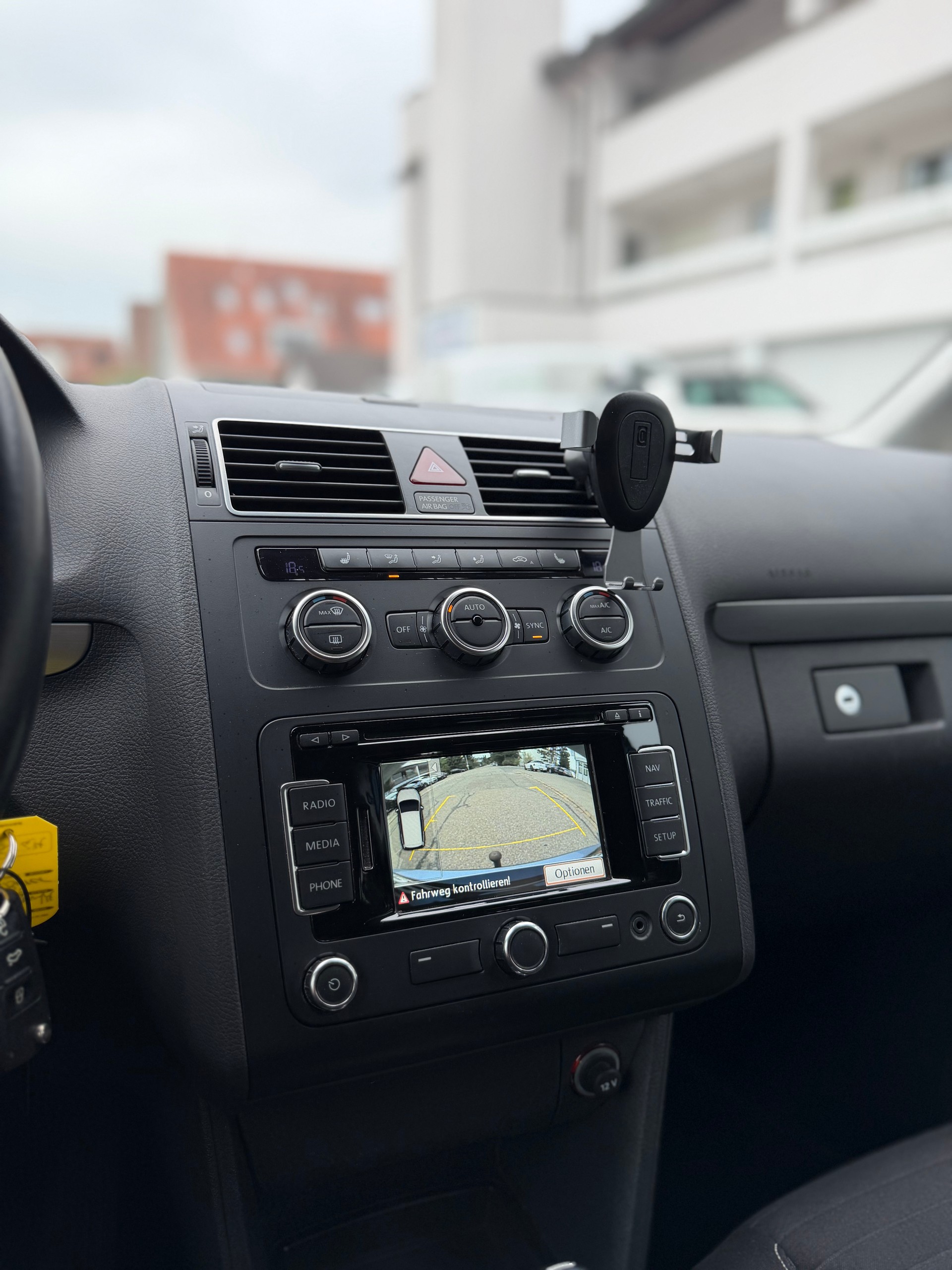 VW Touran 1.4 TSI Cup DSG-image-14