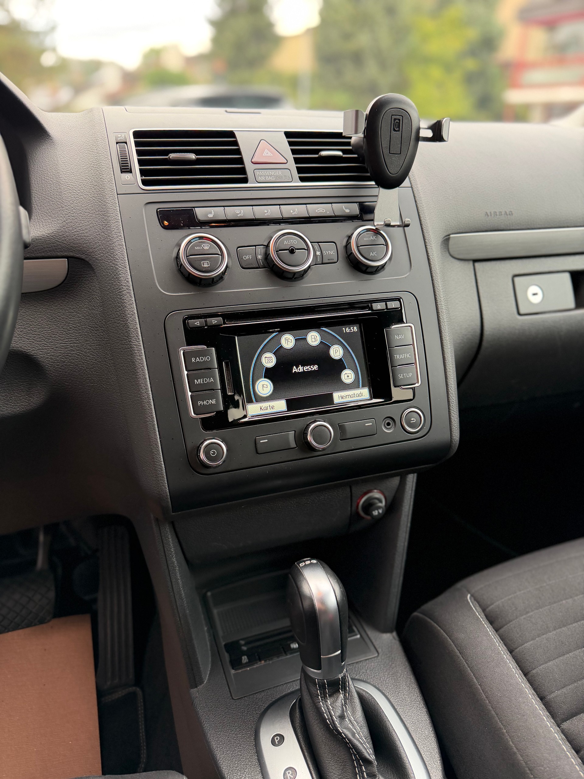 VW Touran 1.4 TSI Cup DSG-image-10