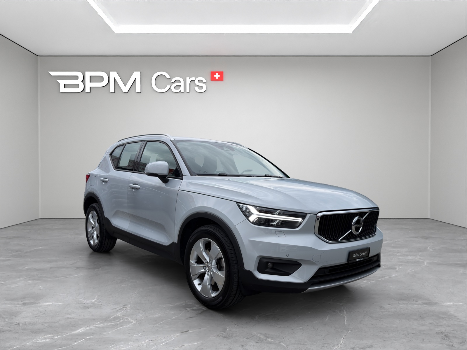 VOLVO XC40 2.0 T4 Momentum AWD-image-3