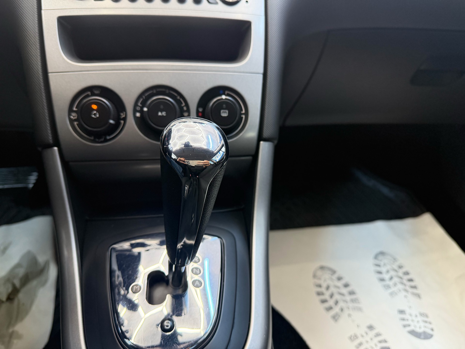 PEUGEOT 308 SW 1.6 HDI Access-image-9