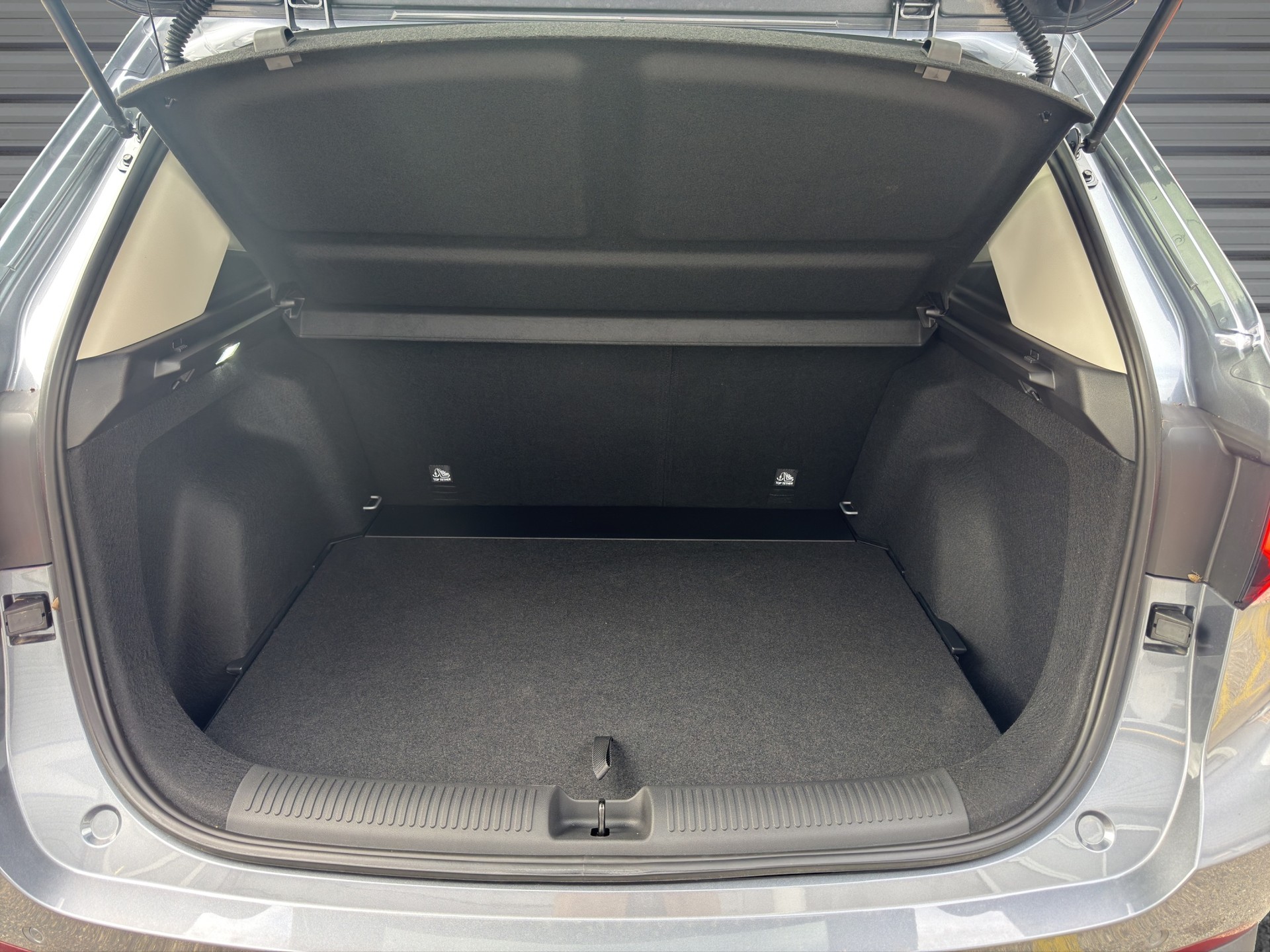 MG ZS 1.5 HEV Luxury-image-17