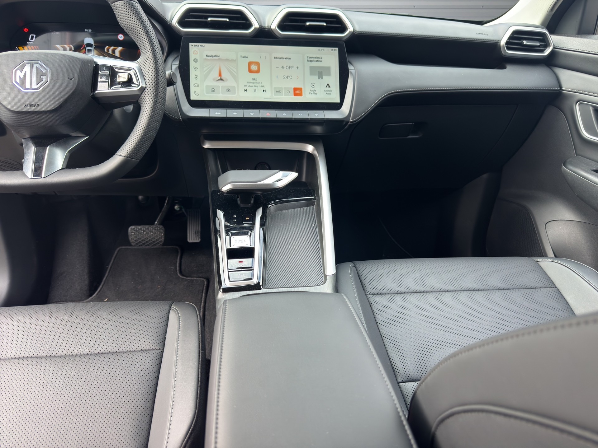 MG ZS 1.5 HEV Luxury-image-14