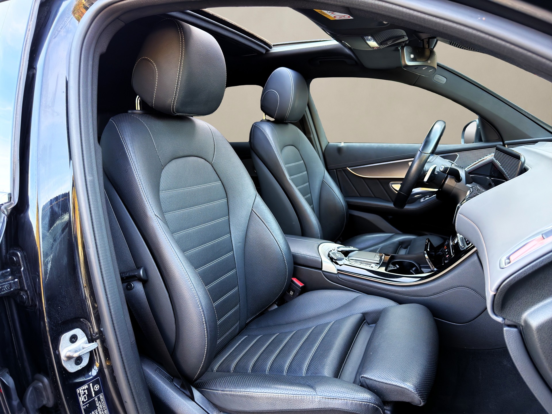 MERCEDES-BENZ EQC 400 4Matic EQ Star ✅CH-Fahrzeug & TOP-AUSSTATTUNG und Frisch ab Service✅-image-9