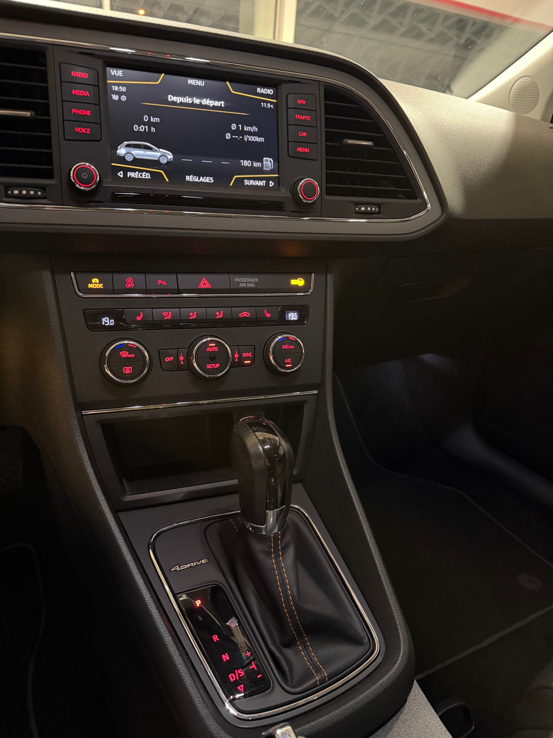 SEAT Leon ST 2.0 TDI X-Perience 4Drive DSG-image-13
