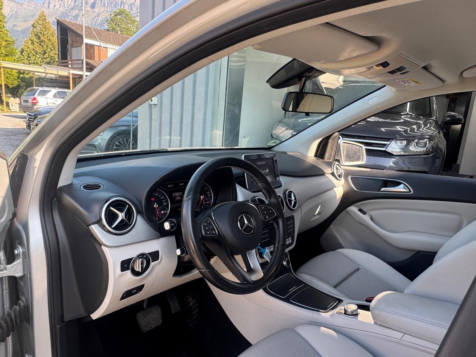 MERCEDES-BENZ B 200 CDI 7G-DCT-image-11