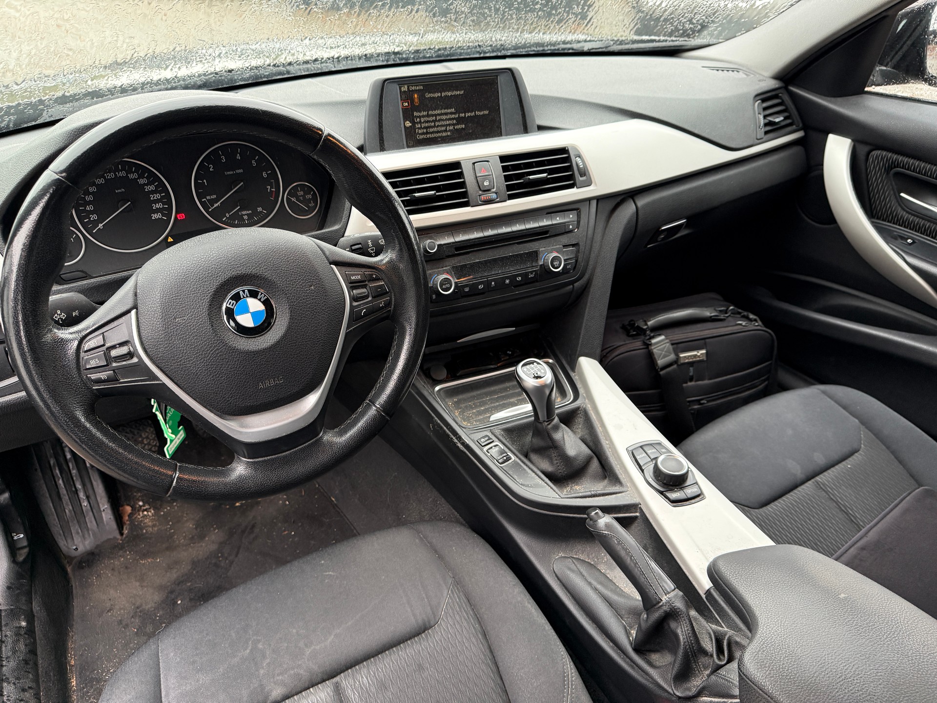 BMW 320i Touring-image-7