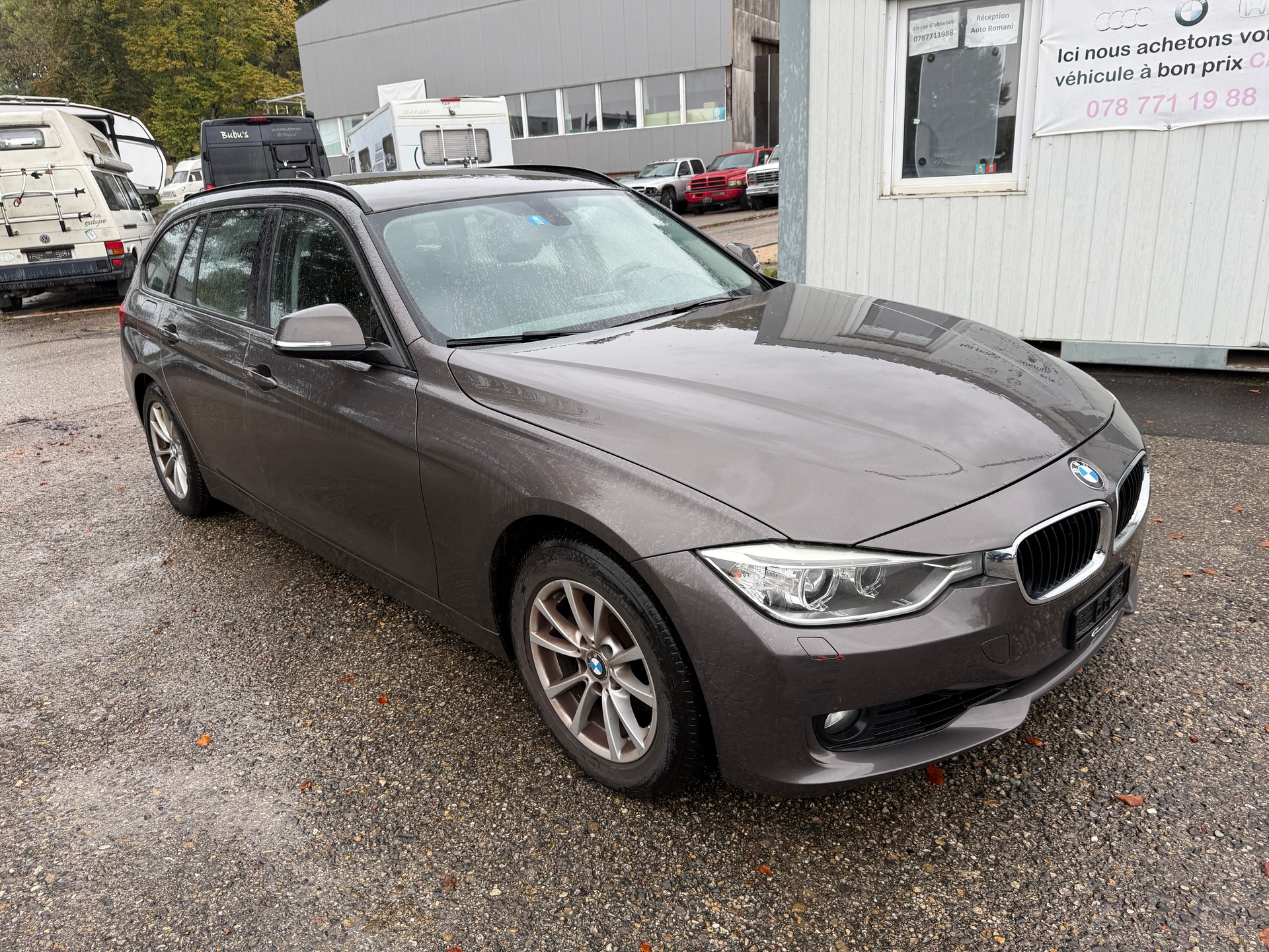 BMW 320i Touring-image-5