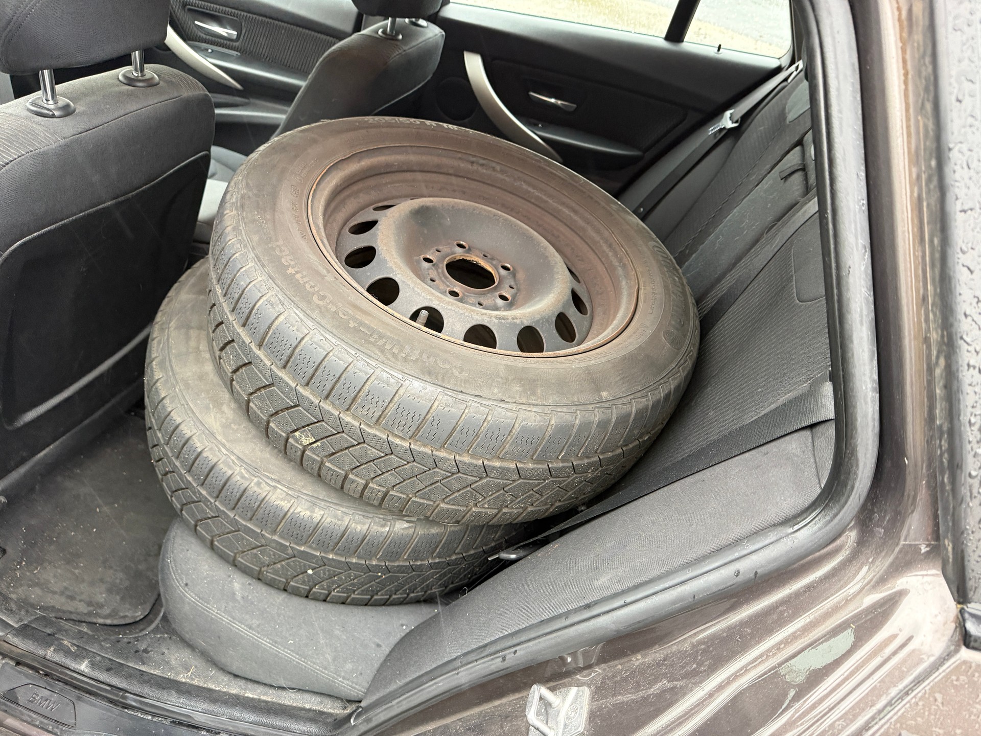 BMW 320i Touring-image-8
