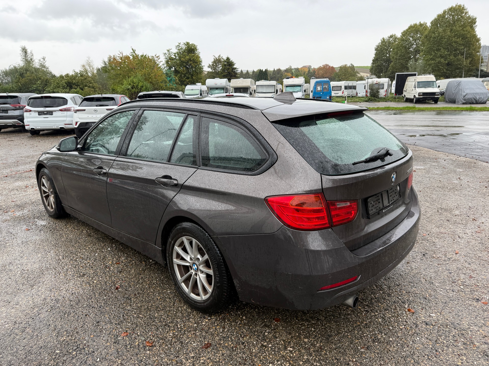 BMW 320i Touring-image-2