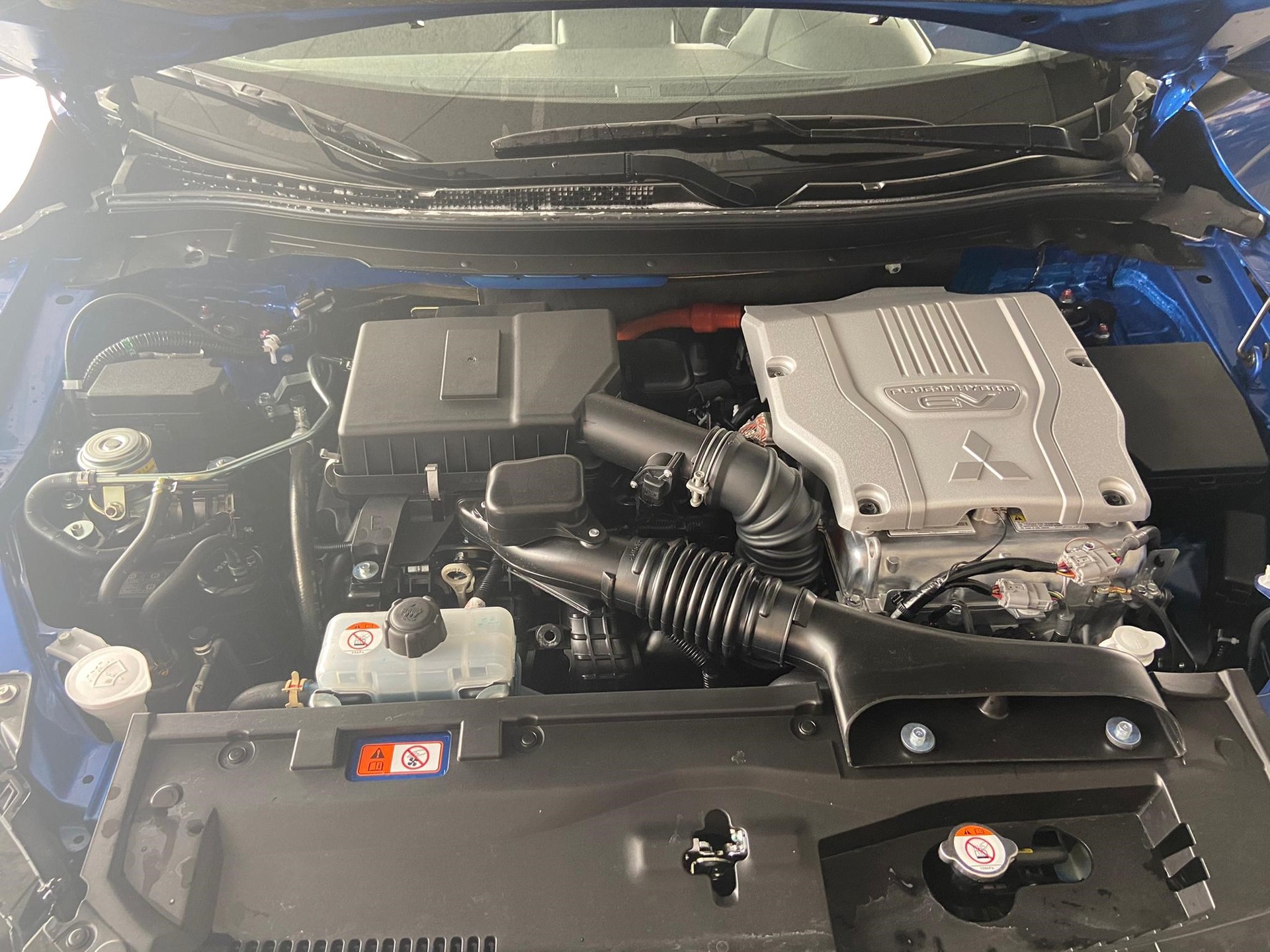 MITSUBISHI ECLIPSE CROSS PHEV Diamond-image-4