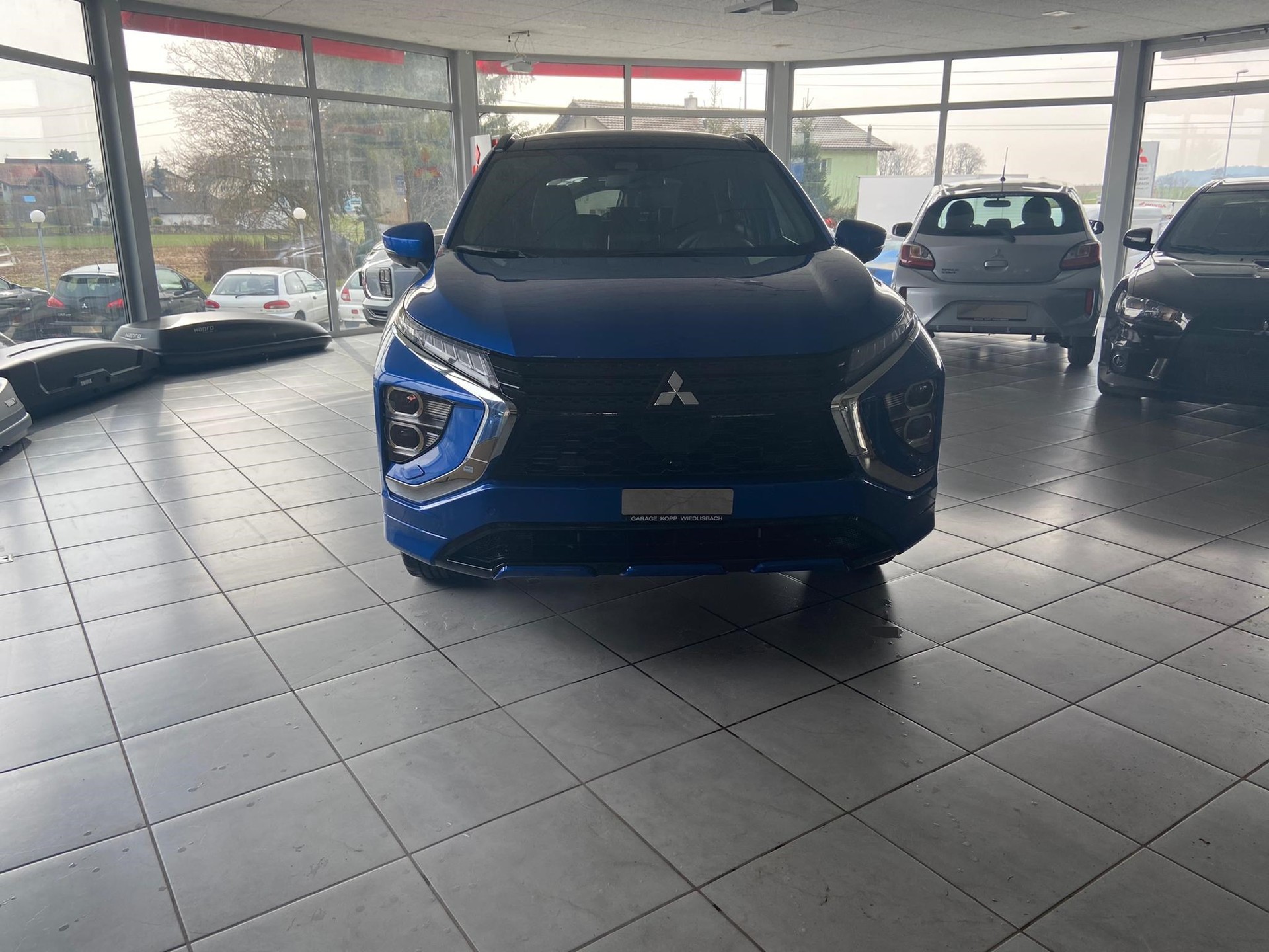 MITSUBISHI ECLIPSE CROSS PHEV Diamond-showroom-element-3