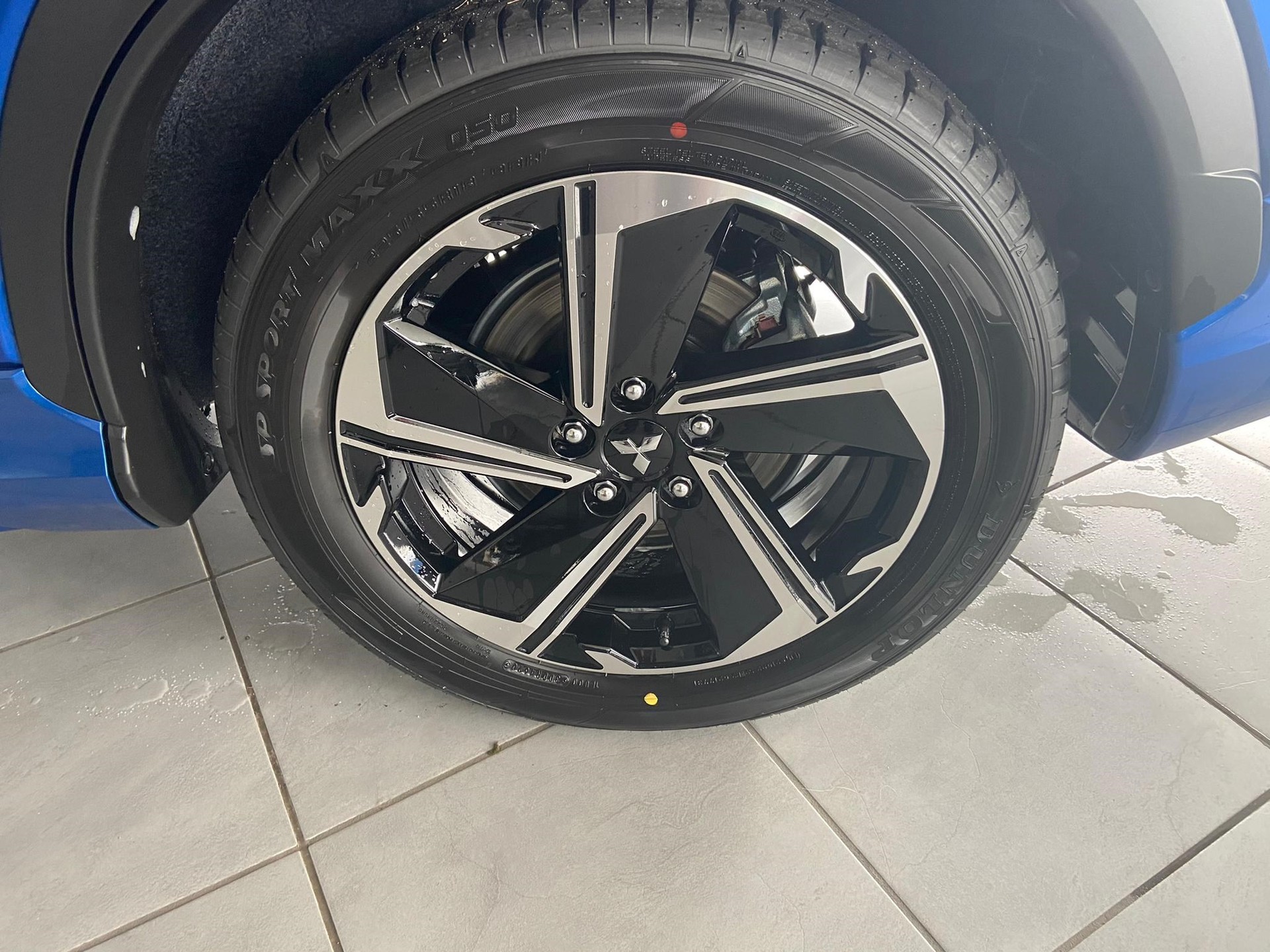 MITSUBISHI ECLIPSE CROSS PHEV Diamond-image-9