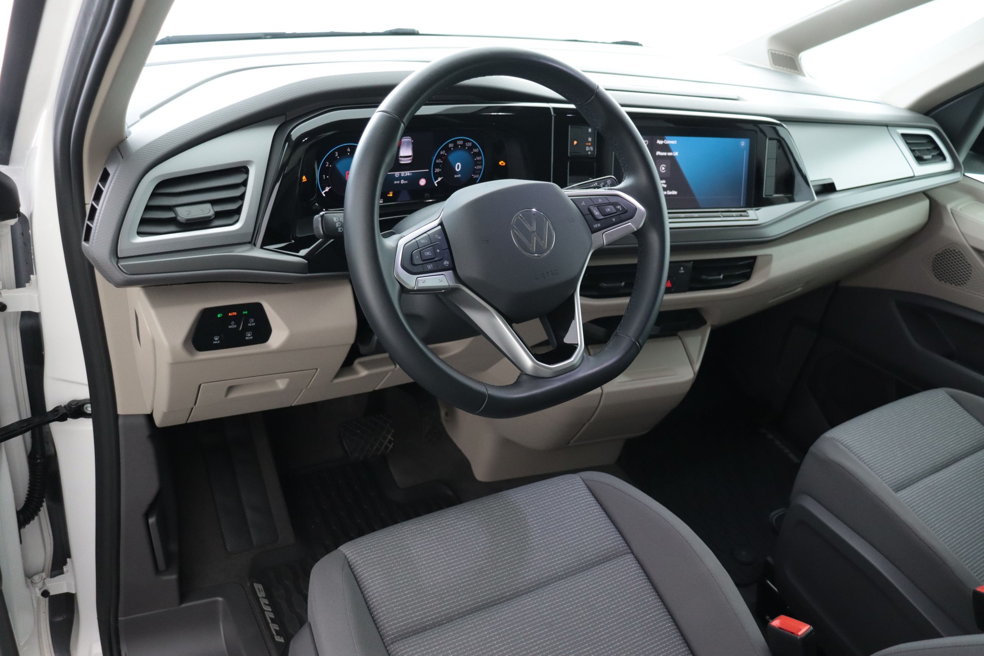VW Multivan 2.0 TSI DSG Lang-image-11