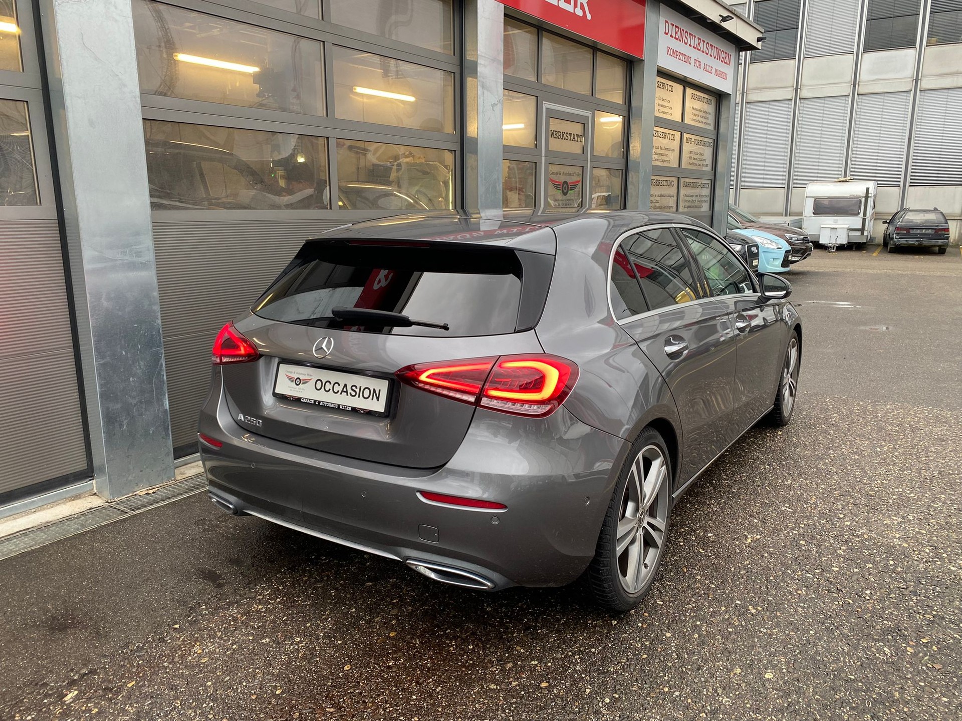 MERCEDES-BENZ A 250 Style 7G-DCT-image-4