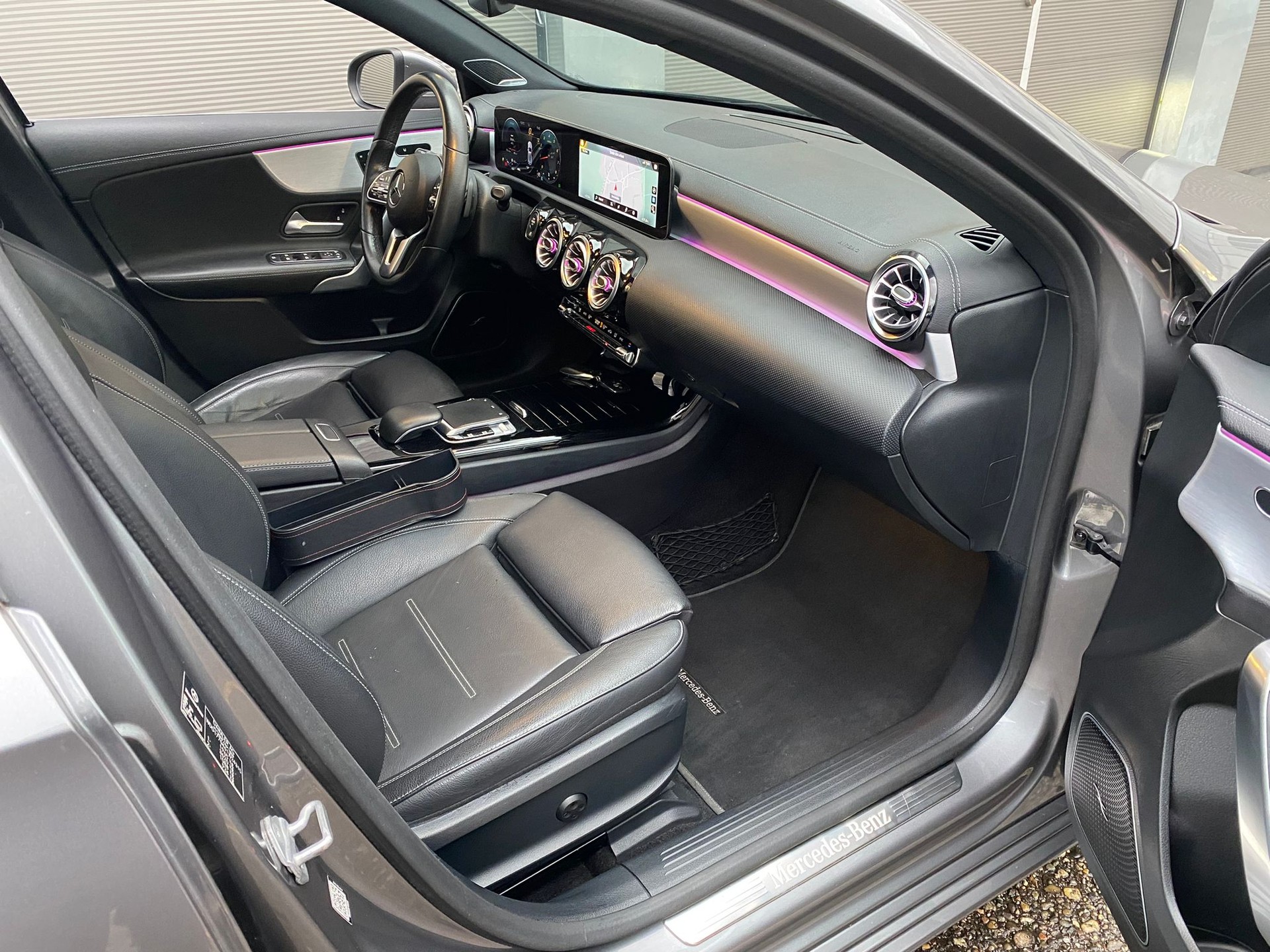 MERCEDES-BENZ A 250 Style 7G-DCT-image-10
