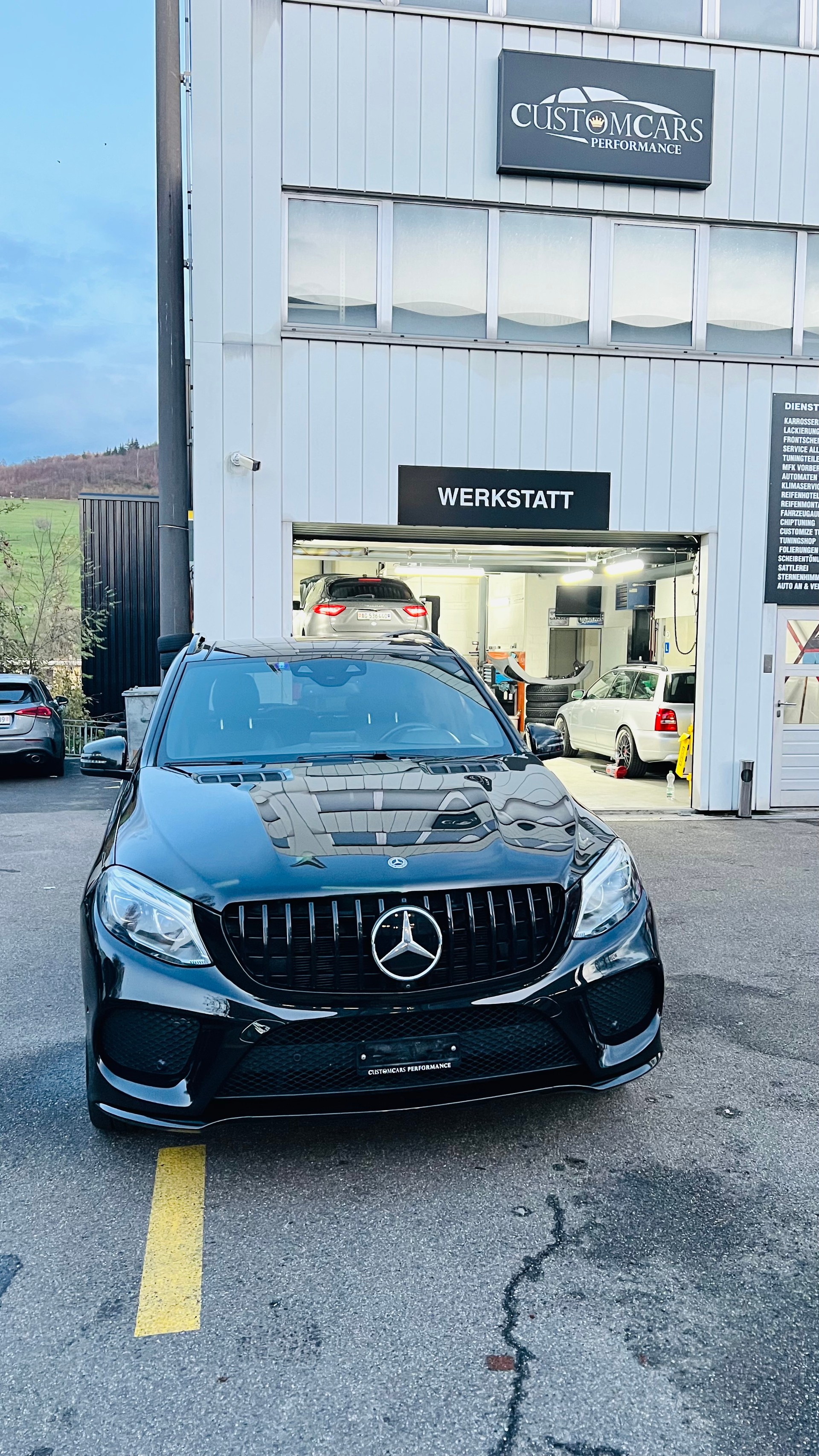MERCEDES-BENZ GLE 43 AMG Executive 4Matic 9G-Tronic-showroom-element-1