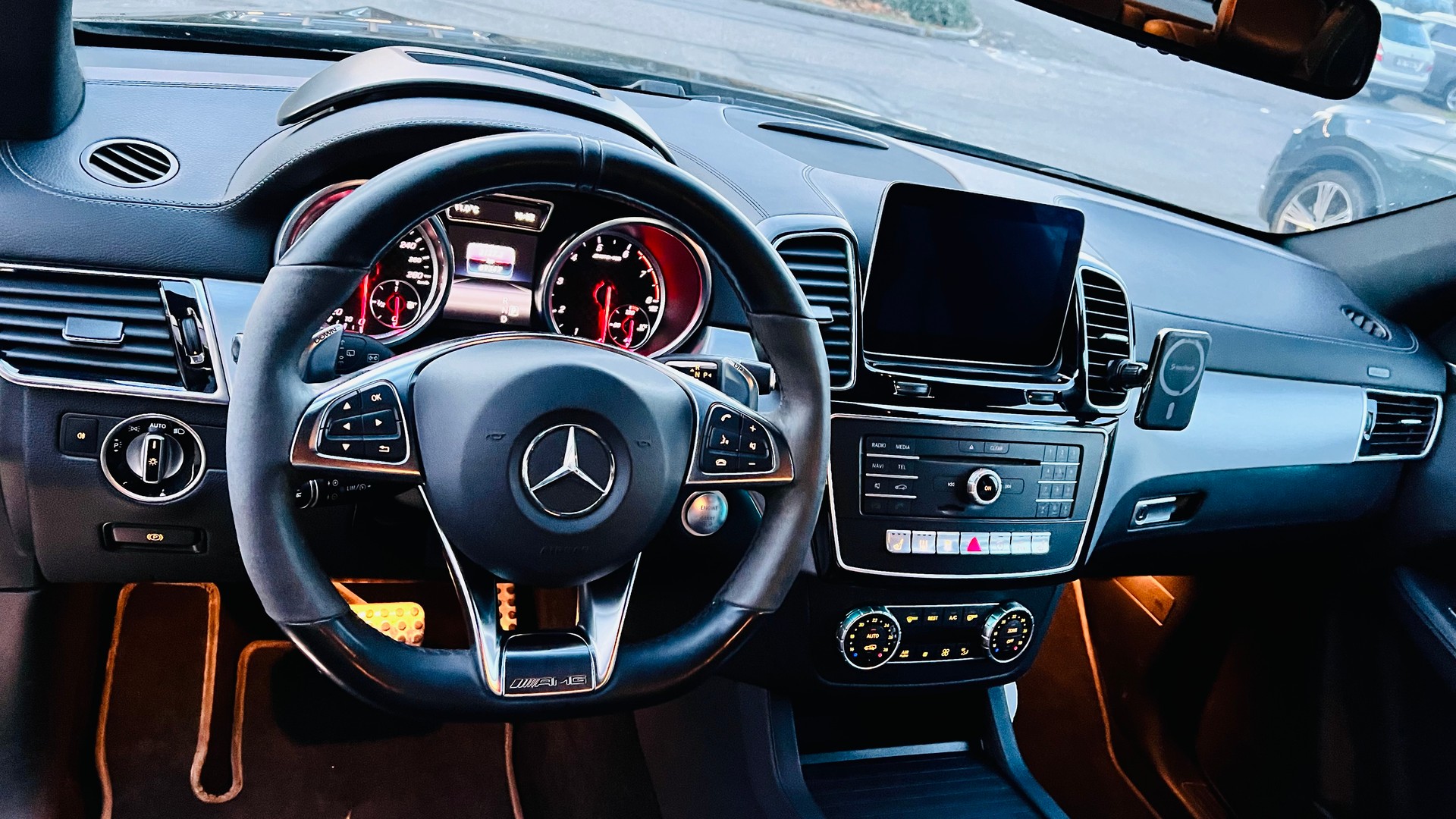 MERCEDES-BENZ GLE 43 AMG Executive 4Matic 9G-Tronic-image-9