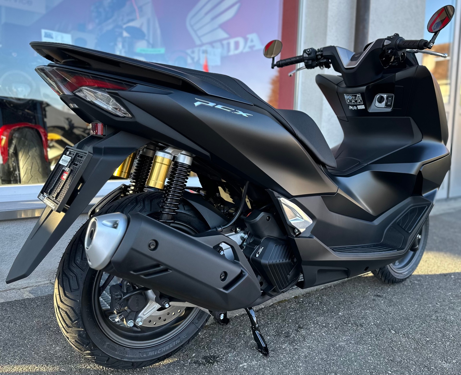 HONDA PCX 125 DX - TFT Konnektivität-image-4