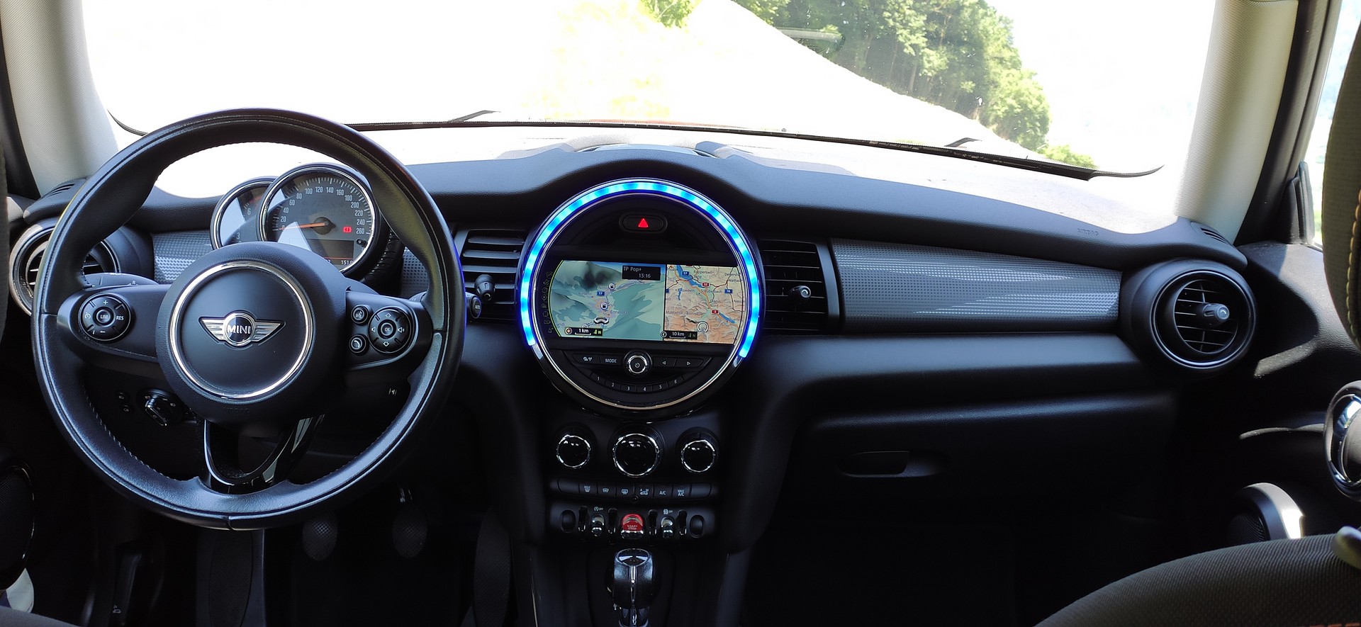 MINI Cooper-image-4