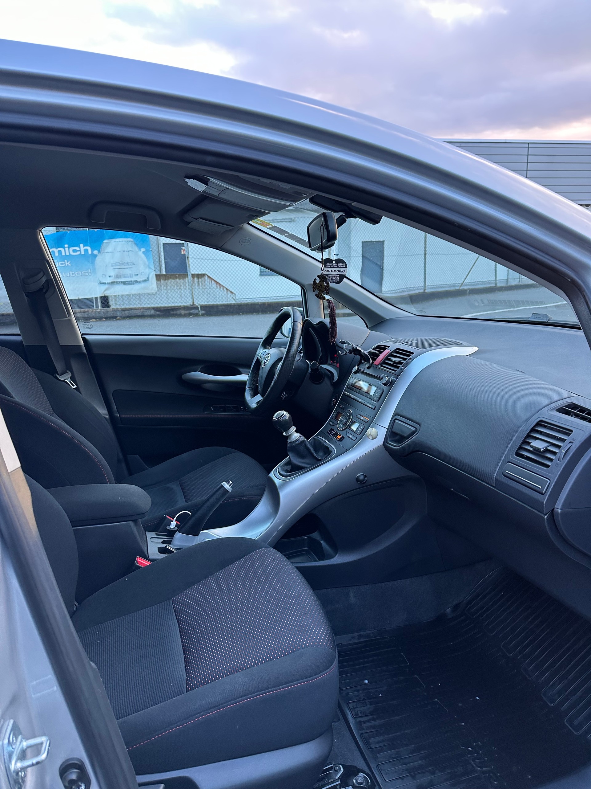 TOYOTA Auris 2.2 D-4D CleanPower Linea Sol Premium-image-2