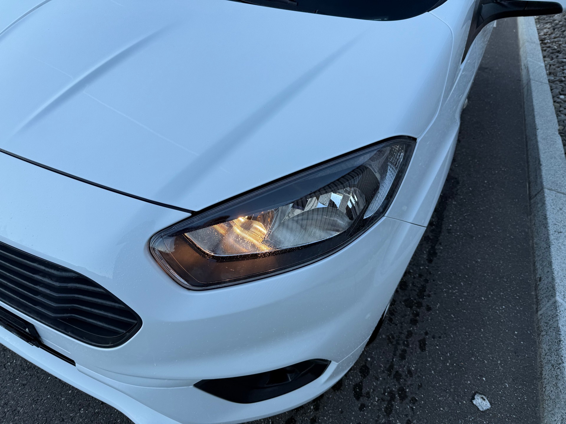 FORD Tourneo Courier 1.0 SCTi Trend-image-10