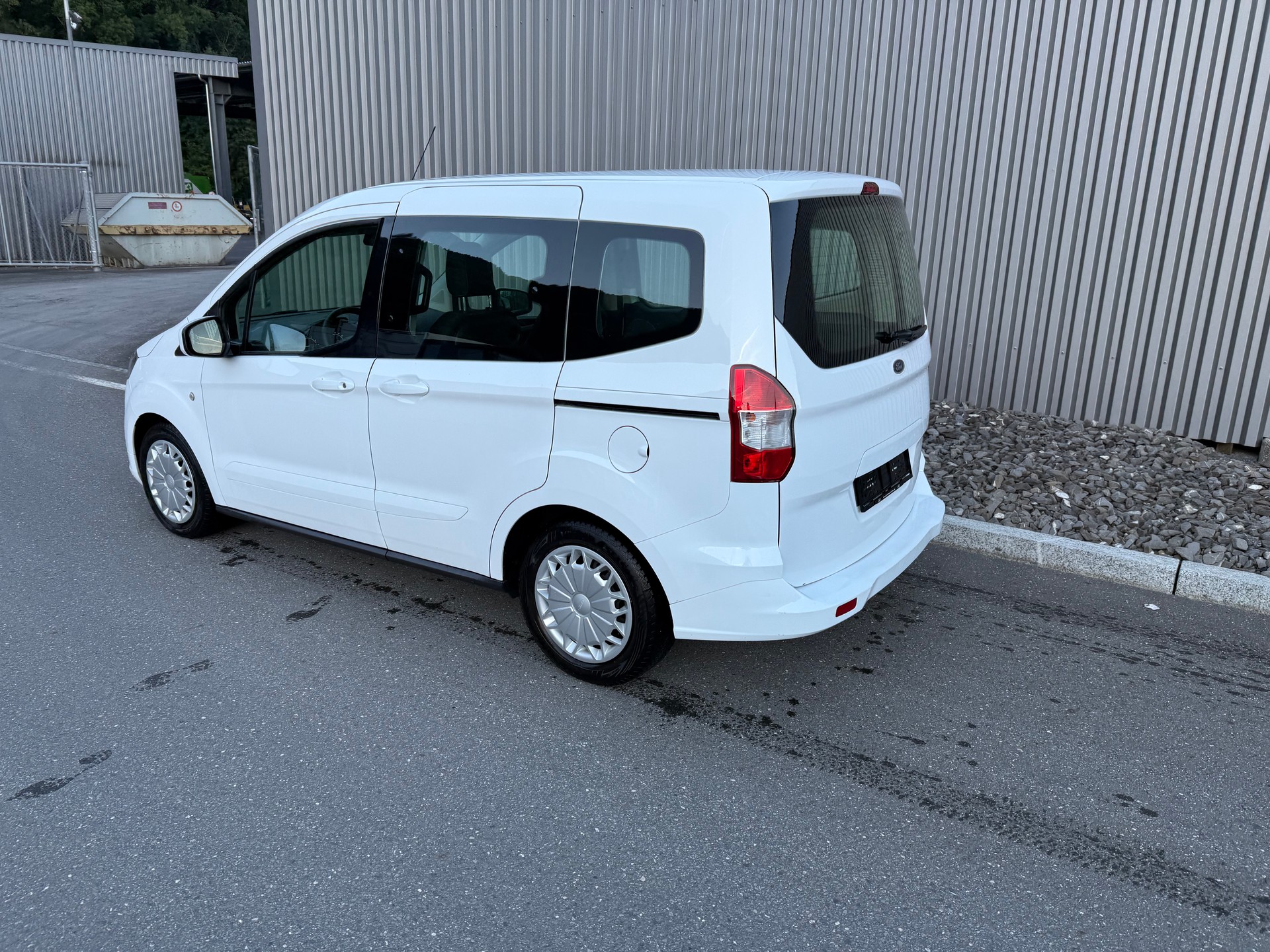 FORD Tourneo Courier 1.0 SCTi Trend-image-2