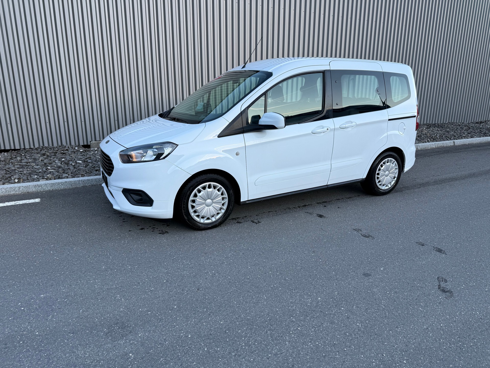 FORD Tourneo Courier 1.0 SCTi Trend-image-0
