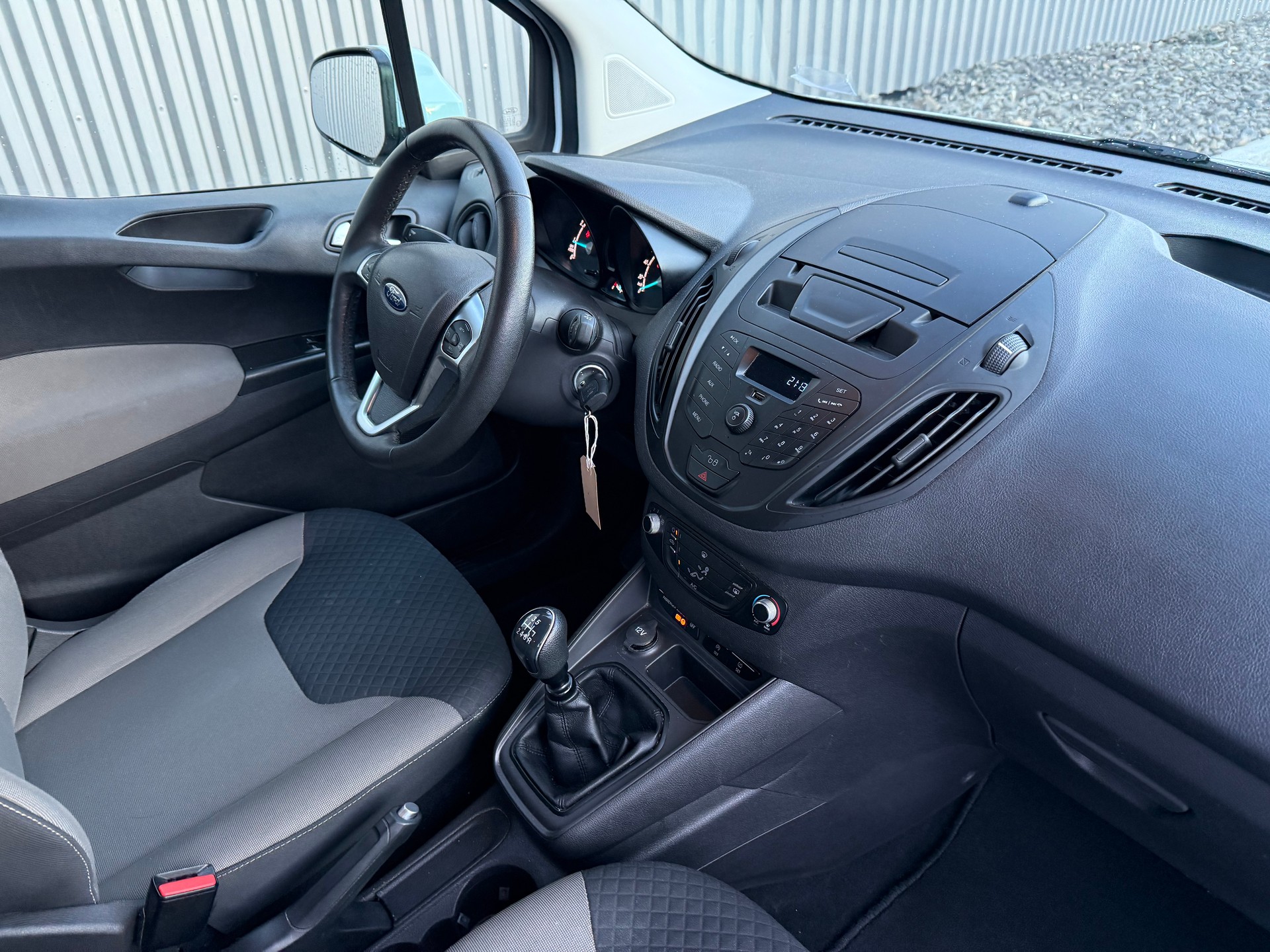 FORD Tourneo Courier 1.0 SCTi Trend-image-13