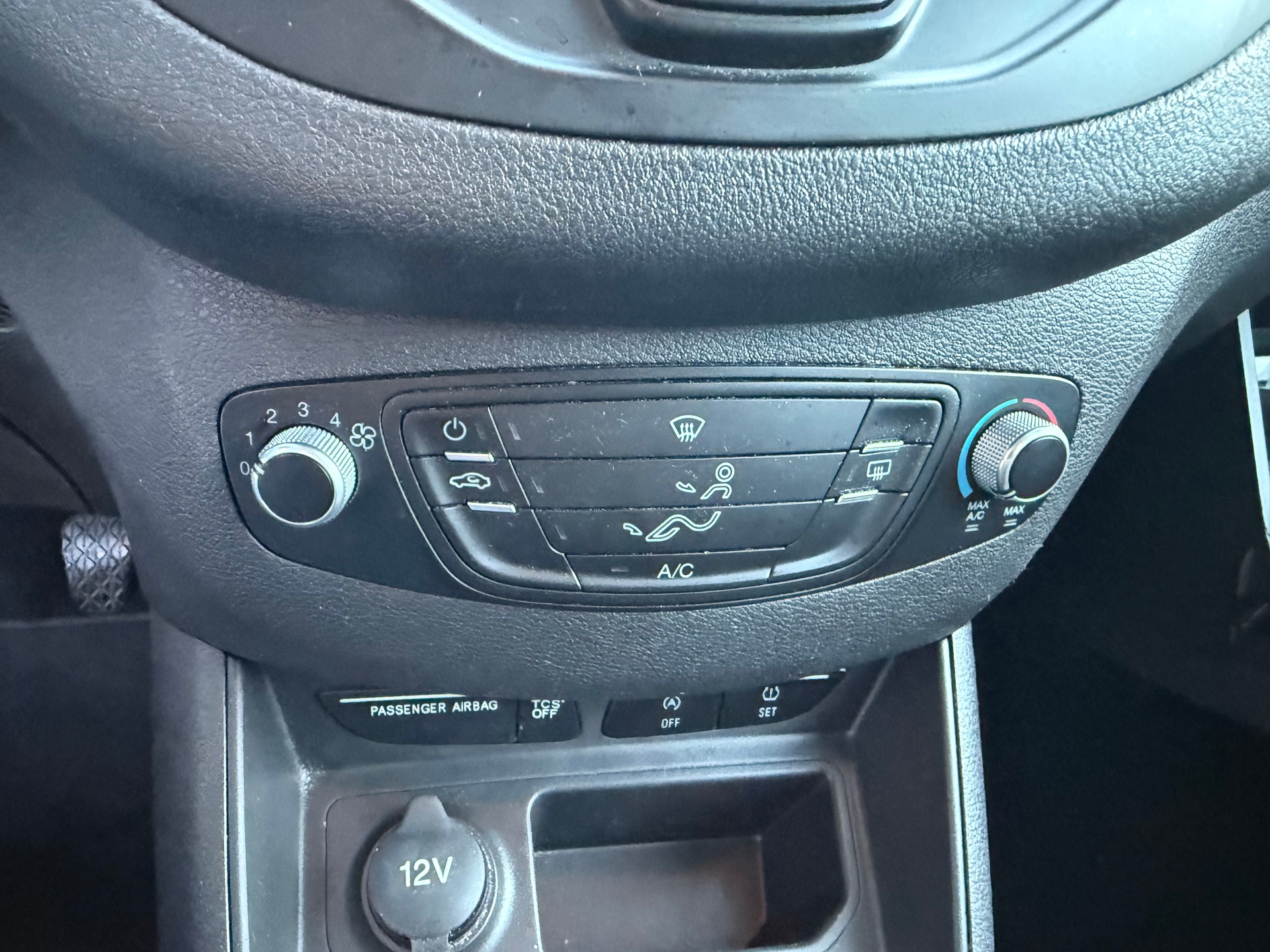 FORD Tourneo Courier 1.0 SCTi Trend-image-27