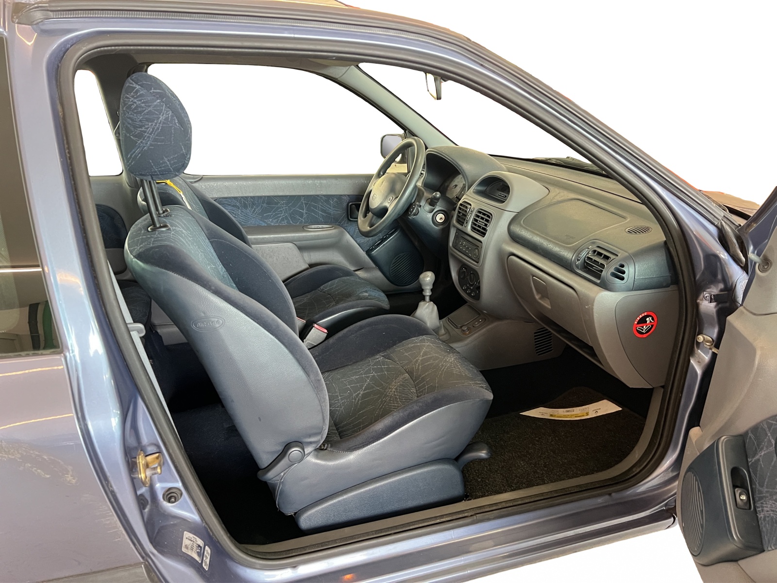 RENAULT Clio 1.4-16 RT-image-8