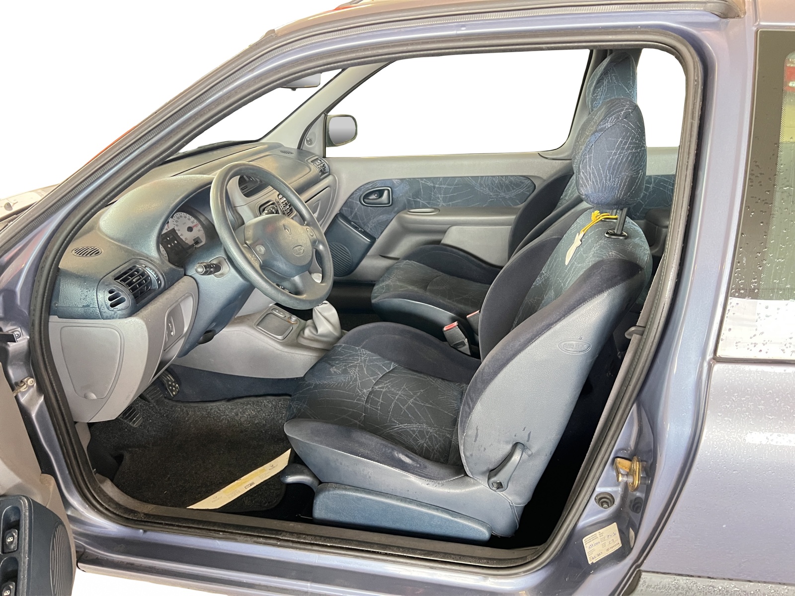 RENAULT Clio 1.4-16 RT-image-10