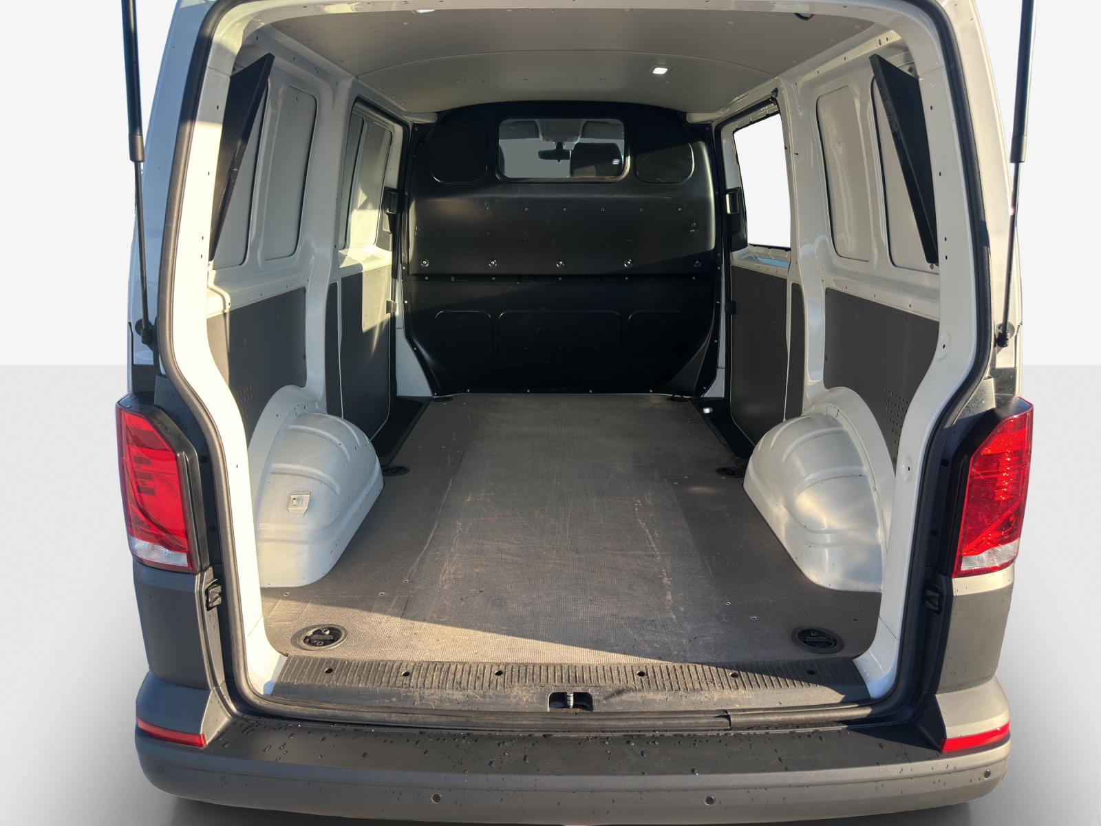 VW T6.1 2.0 TDI-image-12