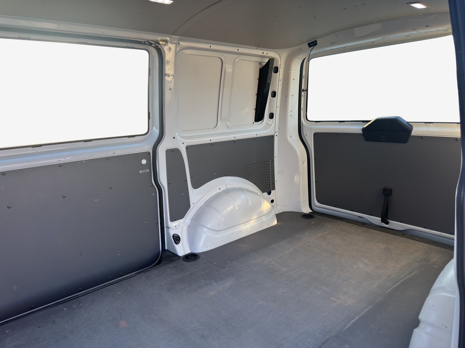 VW T6.1 2.0 TDI-image-11