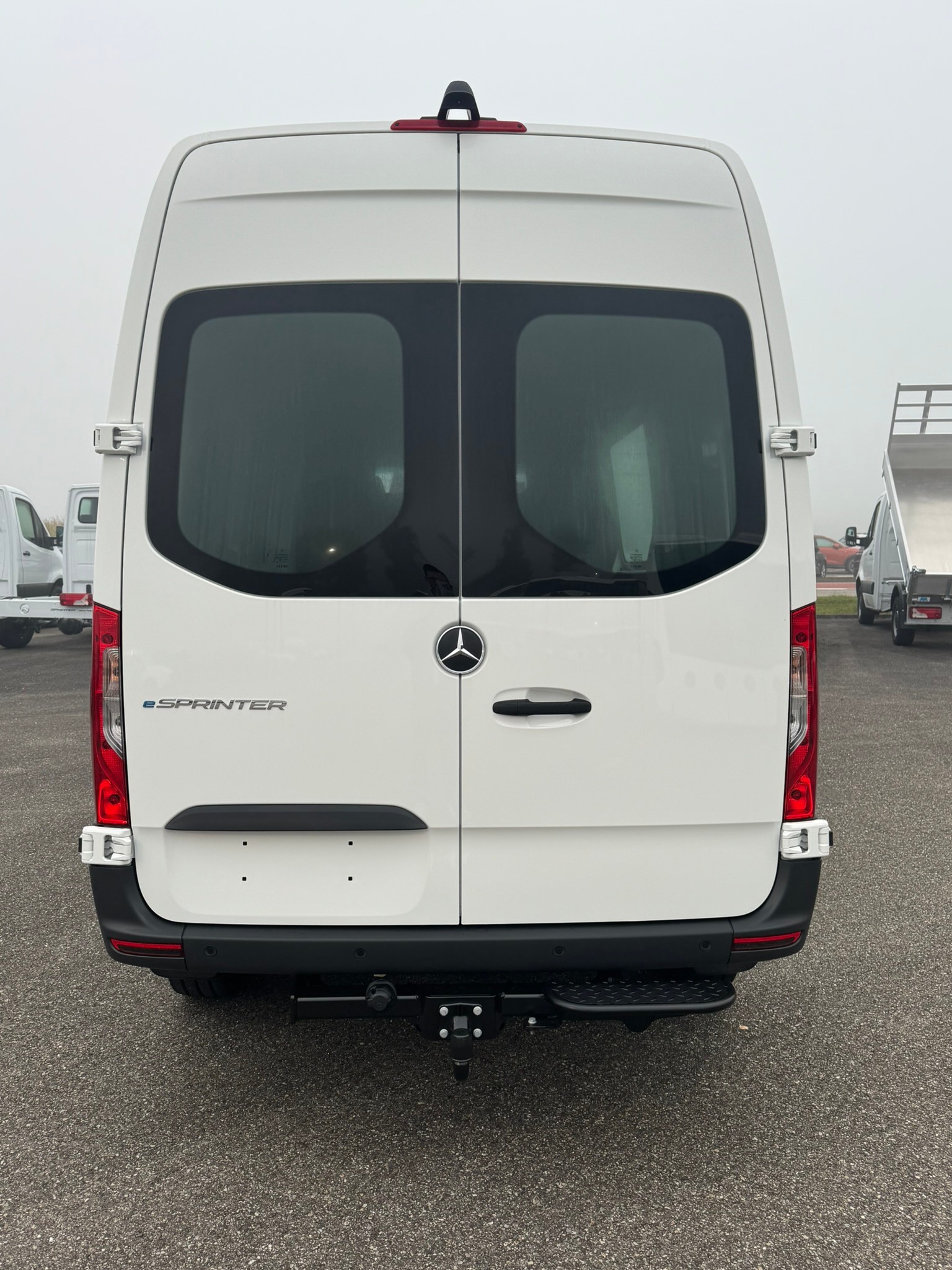 MERCEDES-BENZ eSprinter 320 81kWh Standard Normal Pro-image-4