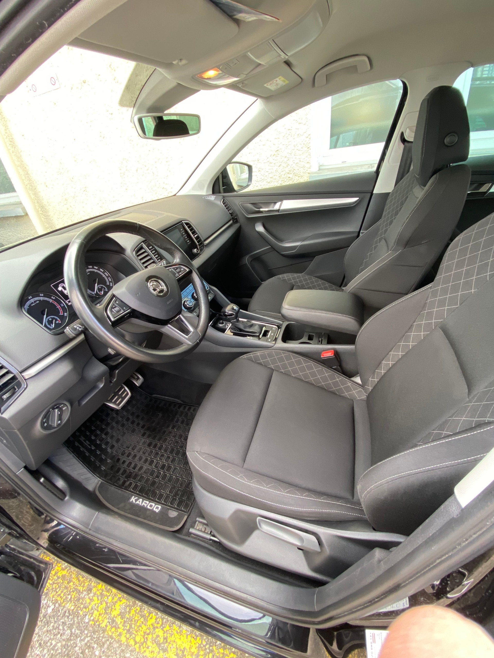 SKODA Karoq 1.5 TSI ACT Ambition DSG-image-12