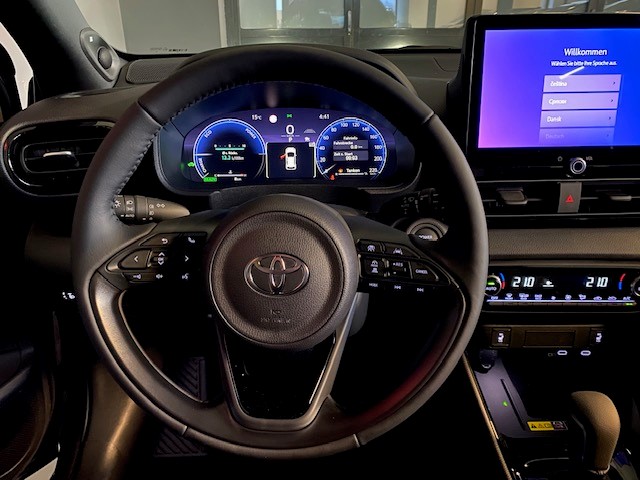 TOYOTA Yaris 1.5 VVT-i HSD Premium-image-10