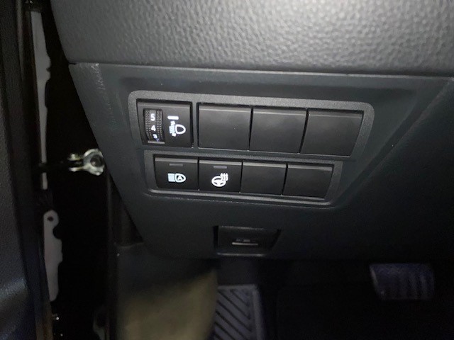 TOYOTA Yaris 1.5 VVT-i HSD Premium-image-15