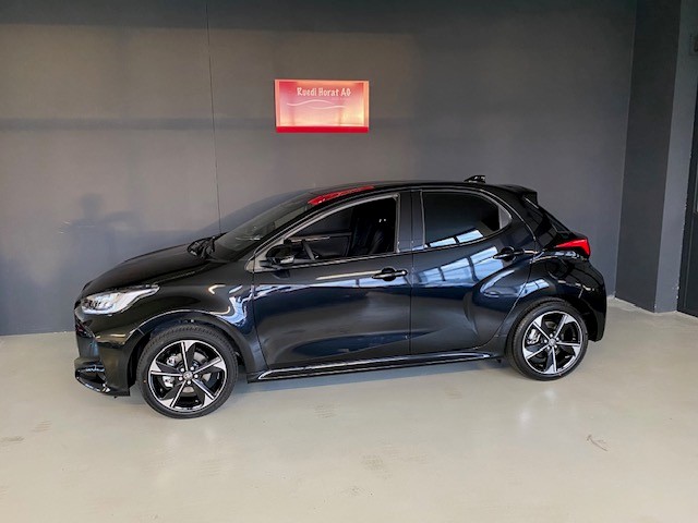 TOYOTA Yaris 1.5 VVT-i HSD Premium-image-2