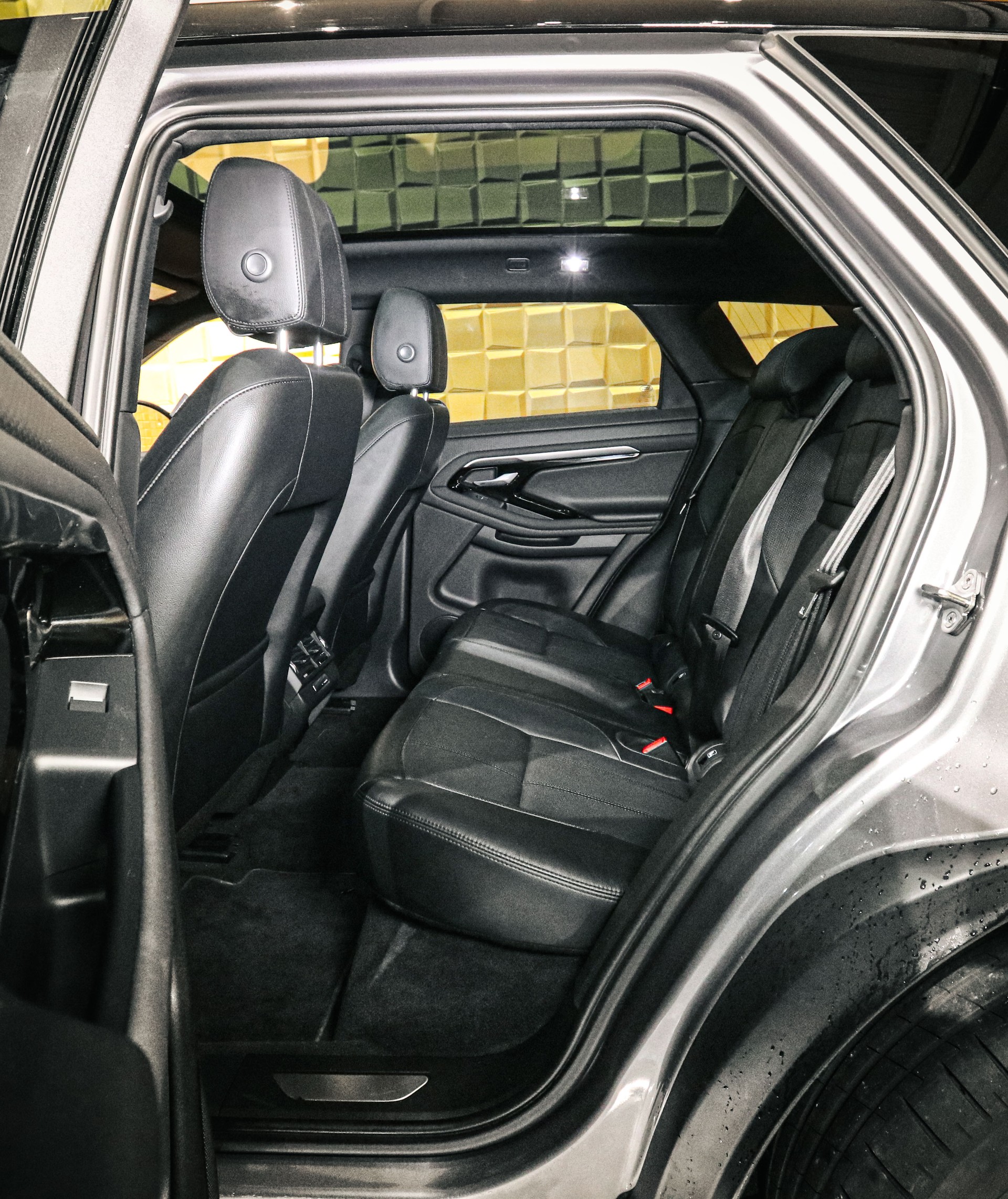 LAND ROVER Range Rover Evoque P200 R-Dynamic AT9-image-12