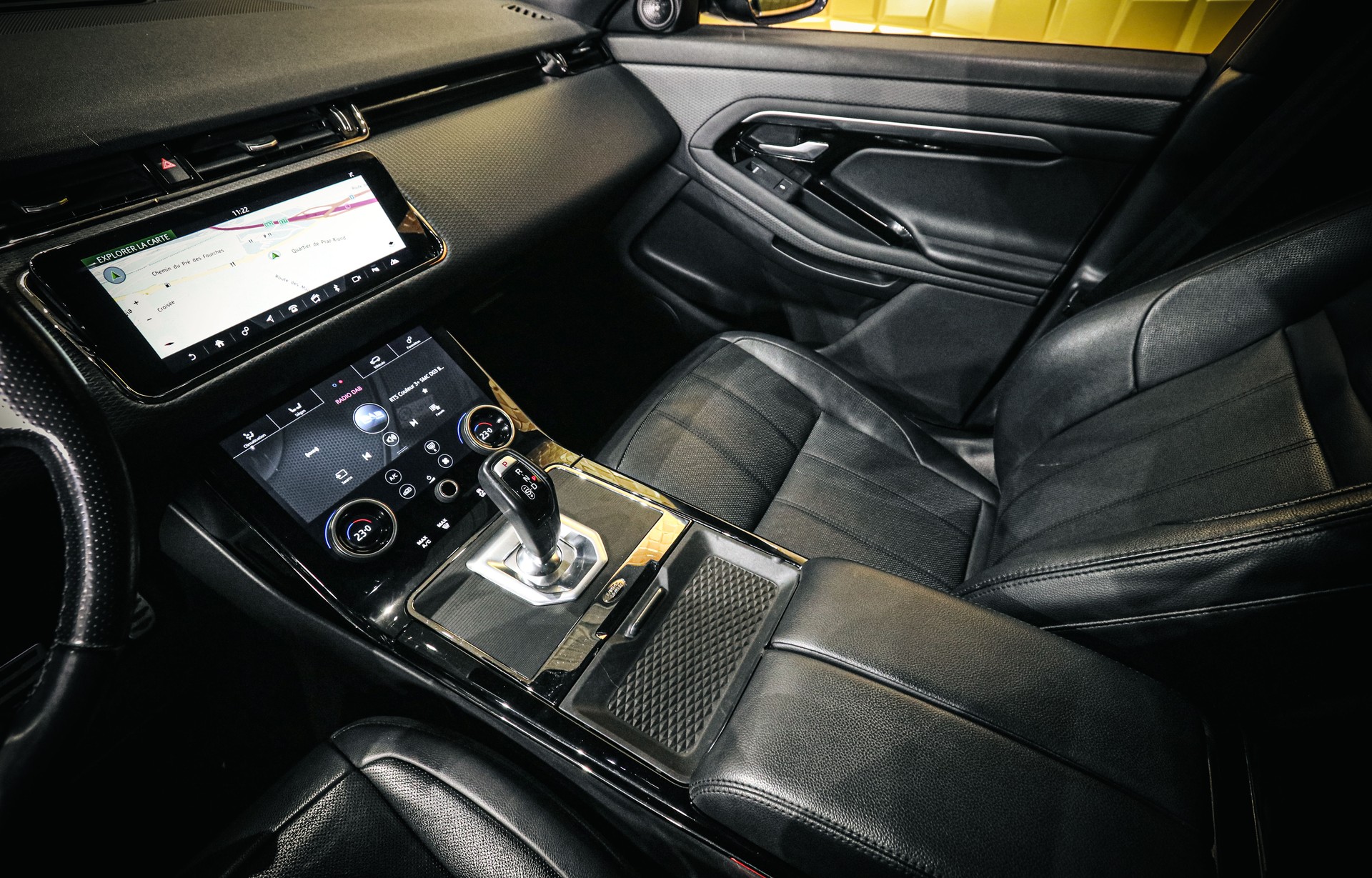 LAND ROVER Range Rover Evoque P200 R-Dynamic AT9-image-15