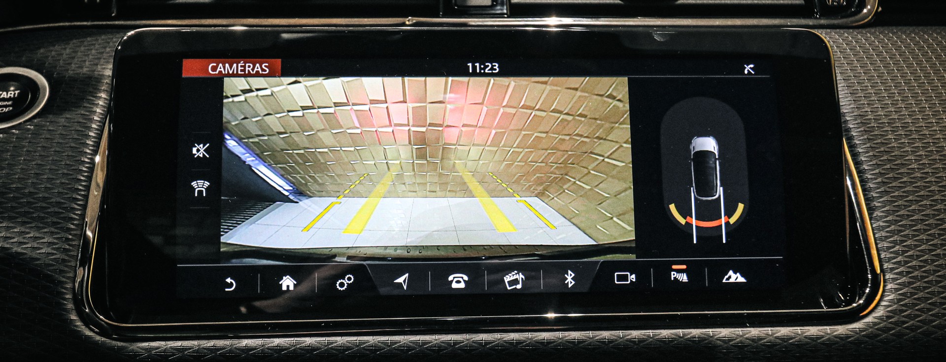 LAND ROVER Range Rover Evoque P200 R-Dynamic AT9-image-18