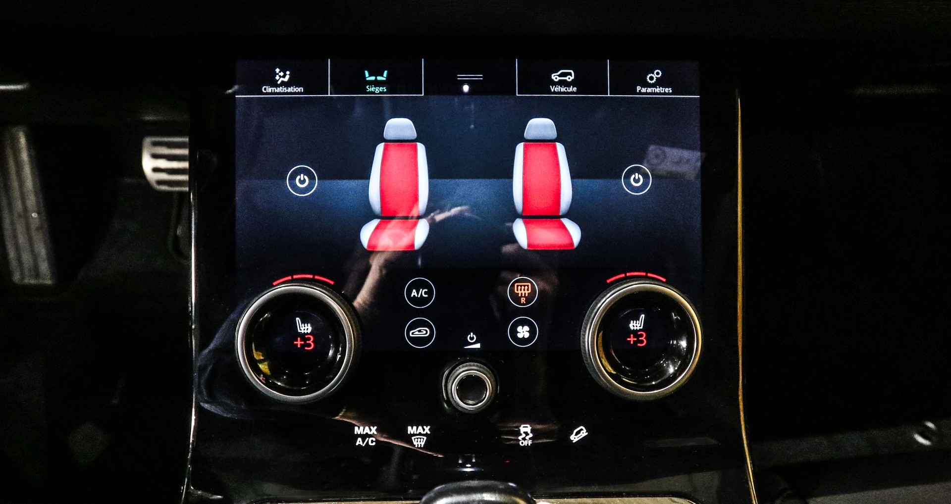 LAND ROVER Range Rover Evoque P200 R-Dynamic AT9-image-17