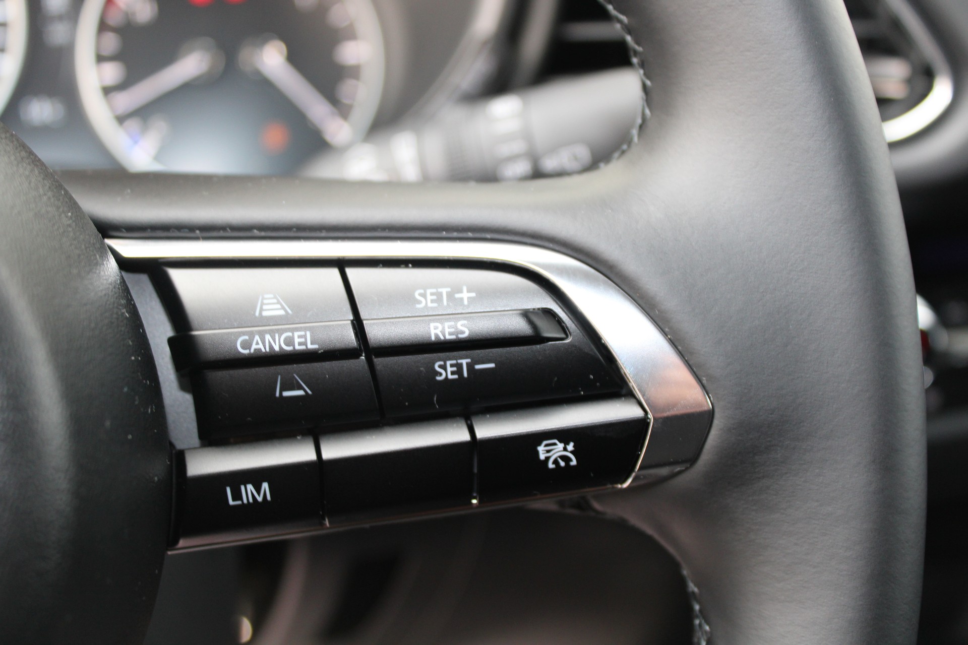 MAZDA CX-30 SKYACTIV-X 186 M Hybrid Homura AWD AT-image-18