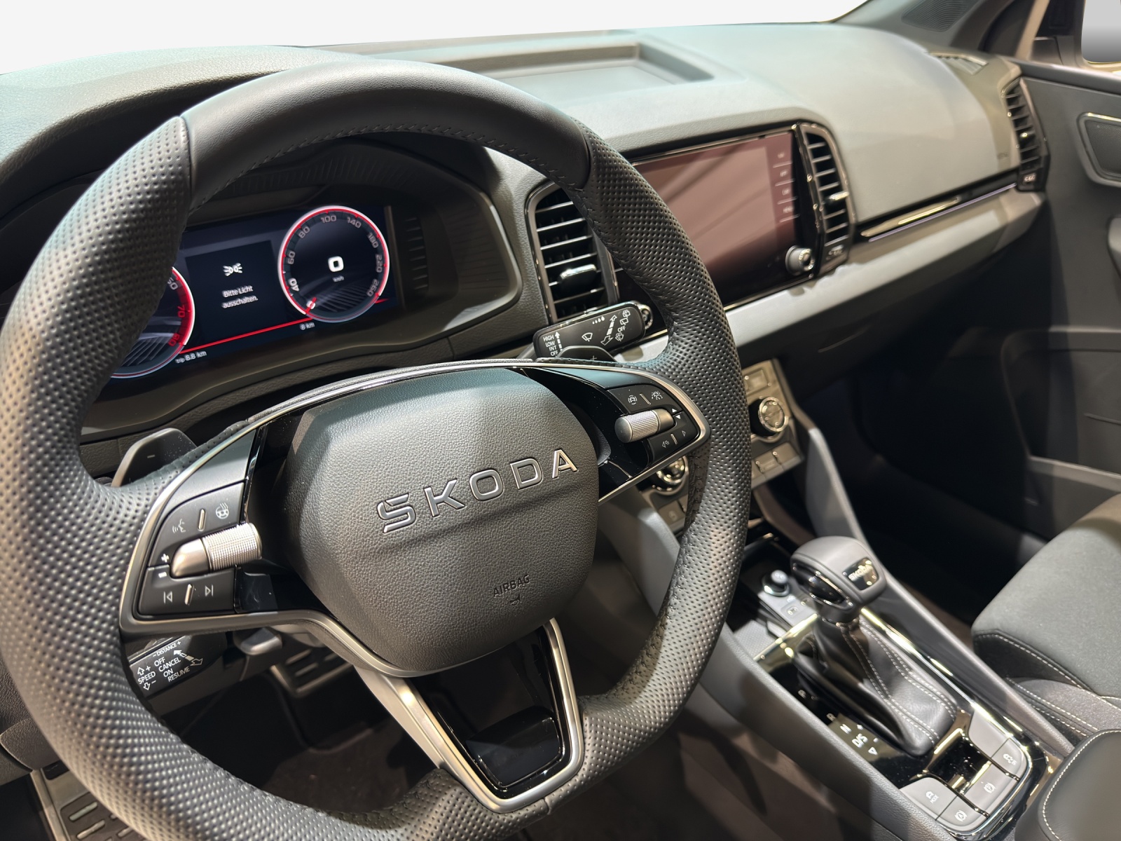 SKODA Karoq 1.5 TSI SportLine DSG-image-15