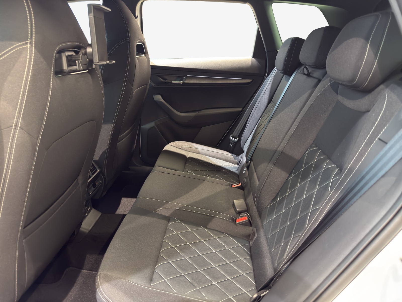 SKODA Karoq 1.5 TSI SportLine DSG-image-11