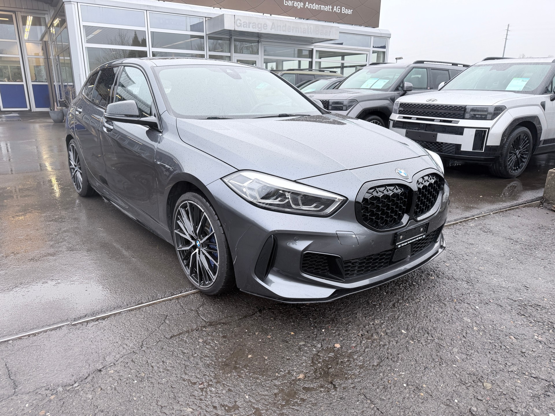 BMW M135i xDrive Steptronic-image-0
