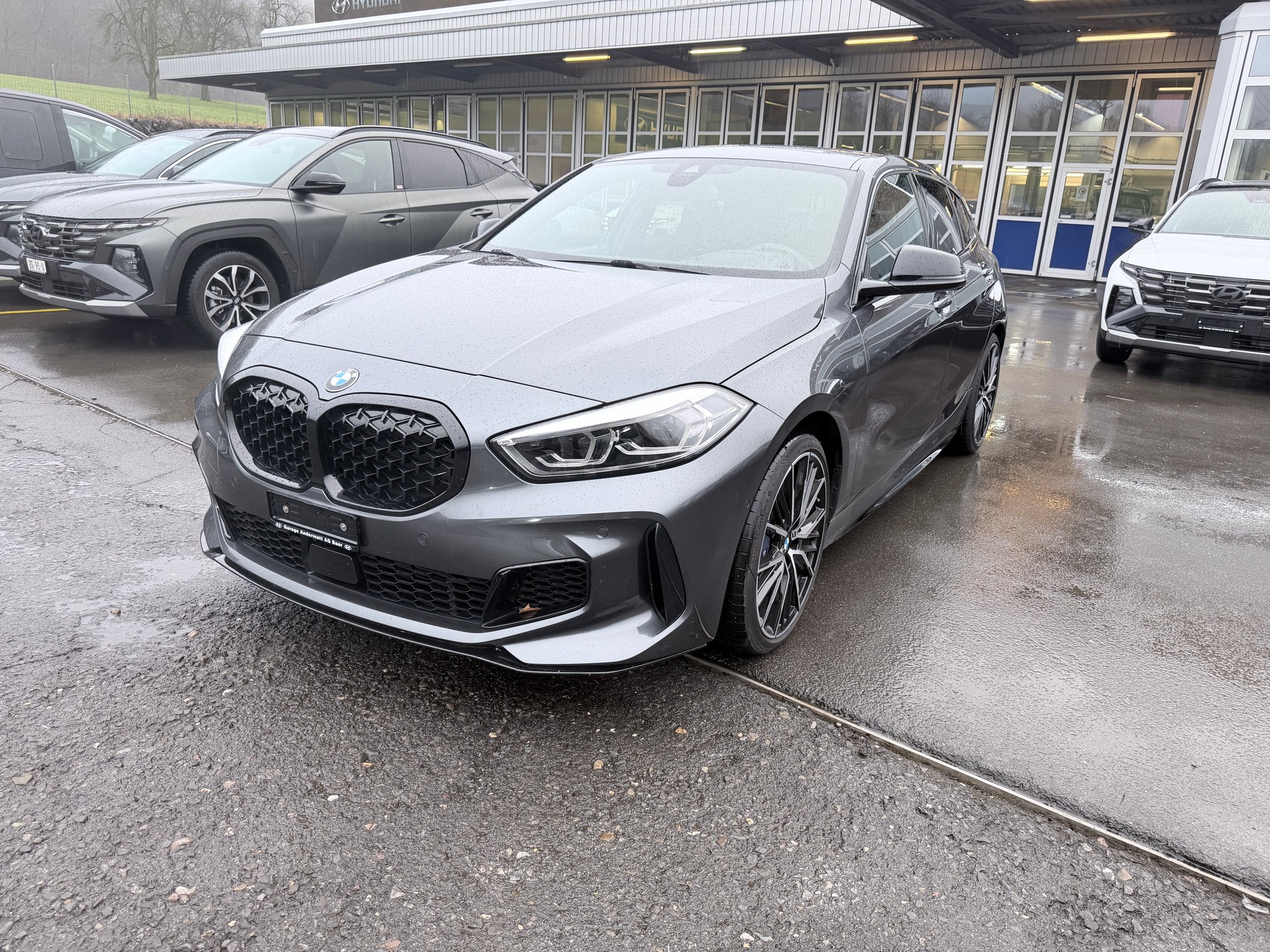 BMW M135i xDrive Steptronic-image-2